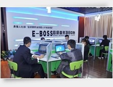 初中畢業(yè)后的學業(yè)規(guī)劃 電腦技術培訓與職業(yè)發(fā)展路徑解析